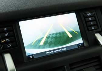 Подержанный автомобиль Land Rover Discovery Sport 2019 года (18 фото)