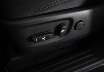 Подержанный автомобиль Toyota Land Cruiser Prado 2015 года (19 фото)