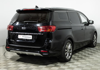 Подержанный автомобиль Kia Carnival 2019 года (5 фото)