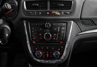 Подержанный автомобиль Opel Mokka 2013 года (16 фото)