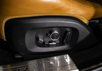 Подержанный автомобиль Jaguar XJ 2016 года (103 фото)