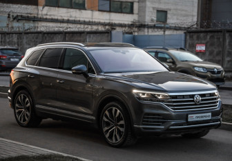 Подержанный автомобиль Volkswagen Touareg 2020 года (4 фото)