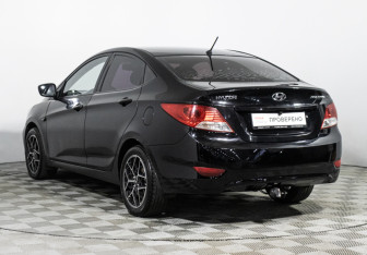 Подержанный автомобиль Hyundai Solaris Sedan 2011 года (7 фото)