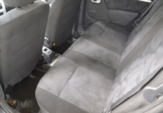 Подержанный автомобиль Renault Sandero 2011 года (11 фото)