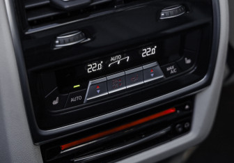 Подержанный автомобиль BMW X5 2021 года (33 фото)