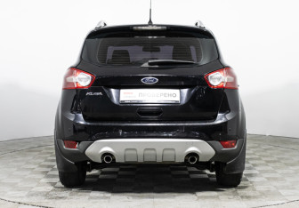 Подержанный автомобиль Ford Kuga 2011 года (6 фото)