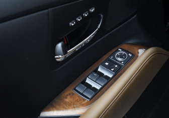 Подержанный автомобиль Lexus RX 2013 года (10 фото)
