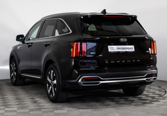 Подержанный автомобиль Kia Sorento 2021 года (7 фото)