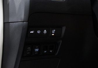 Подержанный автомобиль Infiniti QX80 2021 года (19 фото)