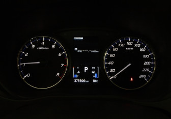 Подержанный автомобиль Mitsubishi Outlander 2017 года (17 фото)