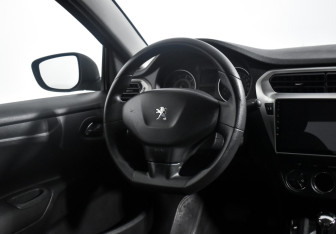 Подержанный автомобиль Peugeot 301 2013 года (14 фото)