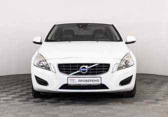 Подержанный автомобиль Volvo S60 2013 года (2 фото)