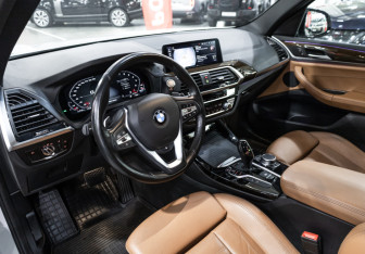 Подержанный автомобиль BMW X3 2020 года (27 фото)