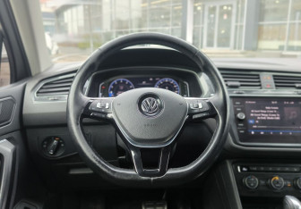 Подержанный автомобиль Volkswagen Tiguan 2019 года (16 фото)