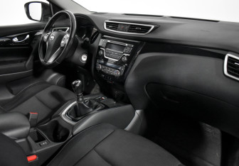 Подержанный автомобиль Nissan Qashqai 2017 года (12 фото)