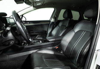 Подержанный автомобиль Kia K5 2021 года (23 фото)