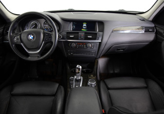 Подержанный автомобиль BMW X3 2014 года (9 фото)