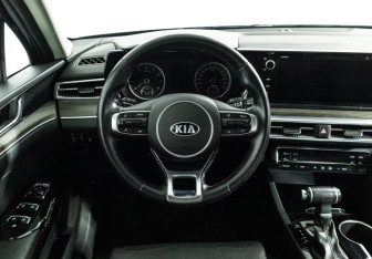 Подержанный автомобиль Kia K5 2021 года (24 фото)