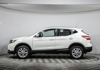 Подержанный автомобиль Nissan Qashqai 2014 года (8 фото)