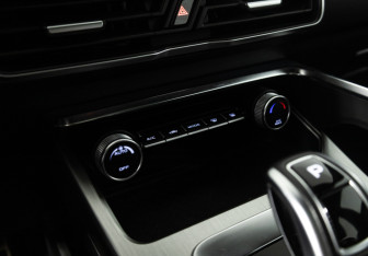 Подержанный автомобиль Geely Coolray 2020 года (18 фото)