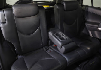 Подержанный автомобиль Toyota RAV4 2008 года (24 фото)