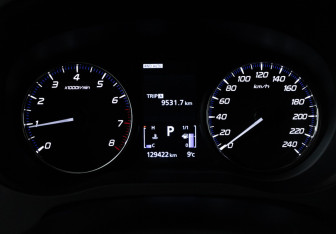 Подержанный автомобиль Mitsubishi Outlander 2019 года (12 фото)