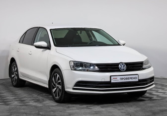 Подержанный автомобиль Volkswagen Jetta Sedan 2015 года (3 фото)