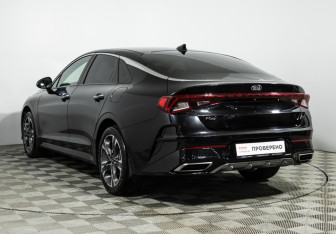 Подержанный автомобиль Kia K5 2021 года (7 фото)