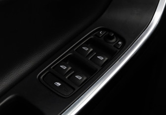 Подержанный автомобиль Volvo XC60 2017 года (20 фото)