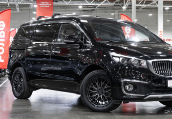 Подержанный автомобиль Kia Carnival 2017 года (6 фото)