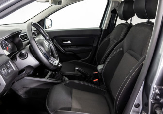 Подержанный автомобиль Renault Duster 2021 года (19 фото)