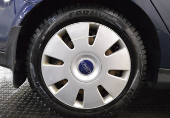 Подержанный автомобиль Ford Focus Hatchback 2013 года (9 фото)