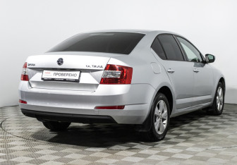 Подержанный автомобиль Skoda Octavia Liftback 2014 года (5 фото)