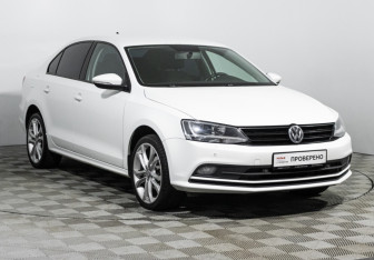 Подержанный автомобиль Volkswagen Jetta Sedan 2017 года (3 фото)