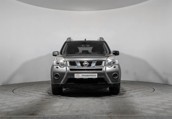 Подержанный автомобиль Nissan X-Trail 2012 года (2 фото)