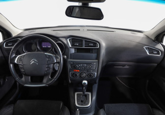 Подержанный автомобиль Citroen C4 Hatchback 2011 года (9 фото)