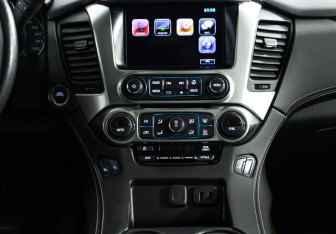 Подержанный автомобиль Chevrolet Tahoe 2016 года (14 фото)