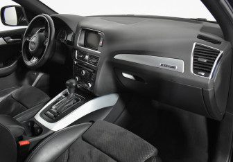 Подержанный автомобиль Audi Q5 2015 года (12 фото)