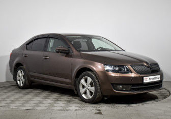 Подержанный автомобиль Skoda Octavia Liftback 2016 года (3 фото)