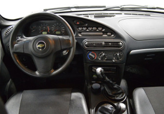 Подержанный автомобиль Chevrolet Niva 2013 года (14 фото)