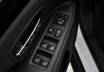 Подержанный автомобиль Mitsubishi Outlander 2019 года (10 фото)