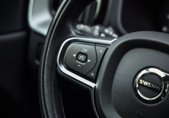 Подержанный автомобиль Volvo XC60 2020 года (13 фото)