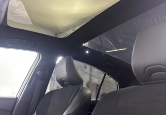 Подержанный автомобиль Toyota Camry Sedan 2024 года (12 фото)