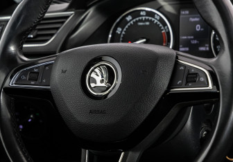 Подержанный автомобиль Skoda Superb Liftback 2017 года (12 фото)