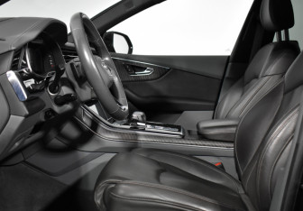 Подержанный автомобиль Audi Q8 2019 года (11 фото)