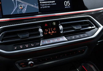 Подержанный автомобиль BMW X6 2021 года (35 фото)
