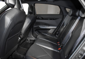 Подержанный автомобиль Changan UNI-V 2023 года (13 фото)