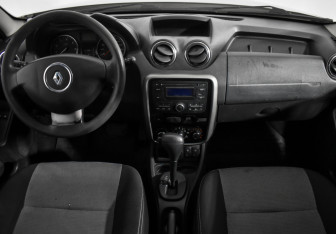 Подержанный автомобиль Renault Duster 2015 года (15 фото)