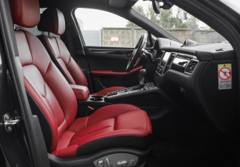 Подержанный автомобиль Porsche Macan 2016 года (27 фото)
