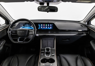 Подержанный автомобиль Omoda C5 2023 года (11 фото)